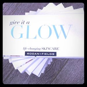 R+F Give It A Glow mini facial packets (10)